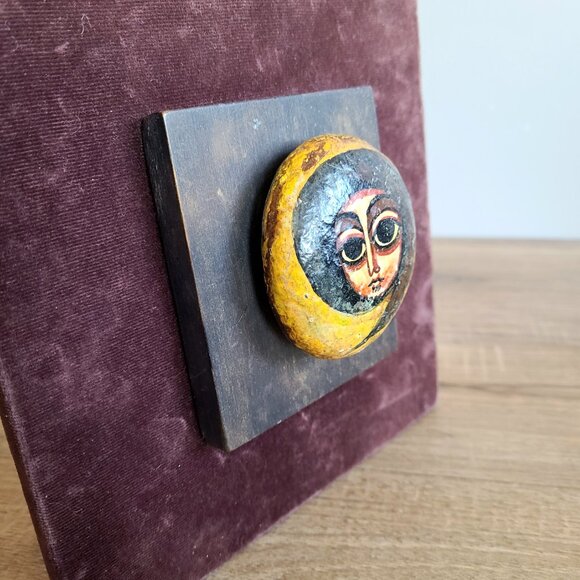 Handmade painting on rock. Face painting. 3D art. - Picture 4 of 5